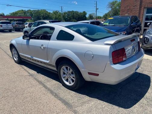 Silver 2005 Ford Mustang Premium