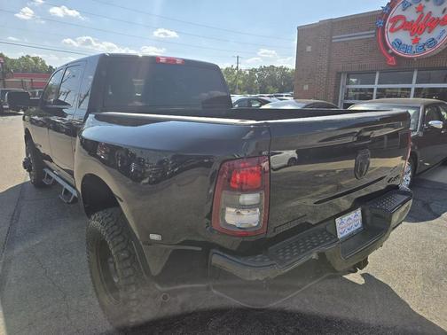 2022 RAM 3500 Big Horn 4x4 Mega Cab 6'4'' Box