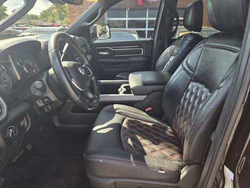 2022 RAM 3500 Big Horn 4x4 Mega Cab 6'4'' Box
