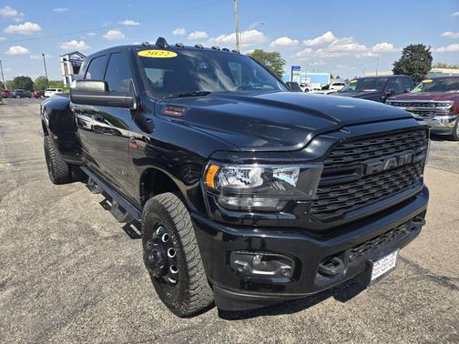 2022 RAM 3500 Big Horn 4x4 Mega Cab 6'4'' Box
