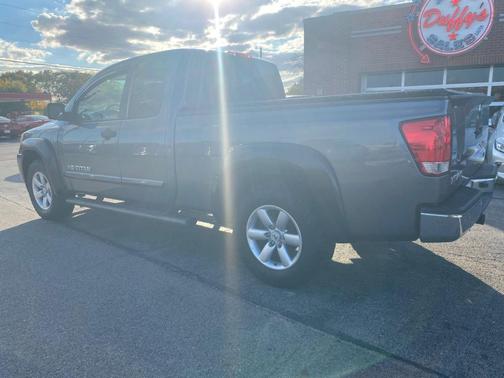 2013 Nissan Titan SV