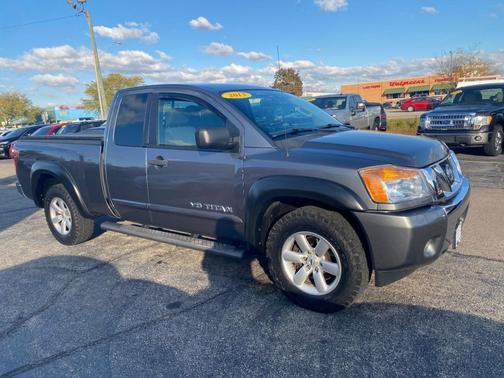 2013 Nissan Titan SV