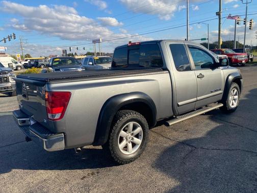 2013 Nissan Titan SV