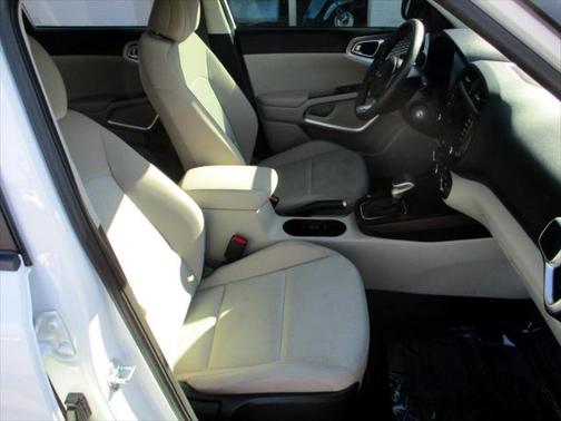 2022 Kia Soul LX IVT