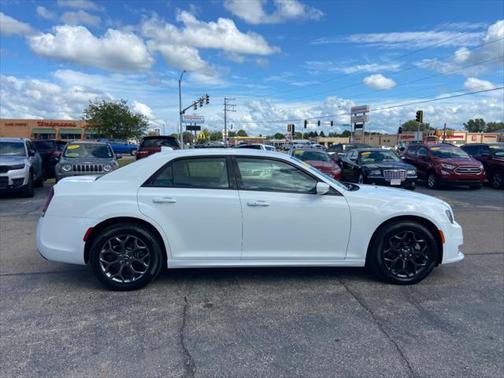 2022 Chrysler 300 Touring