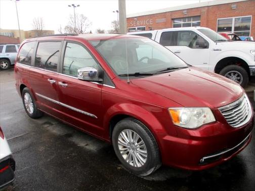 2013 Chrysler Town & Country Touring-L