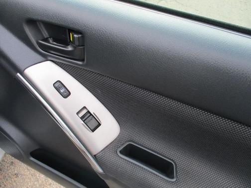 2004 Pontiac Vibe Base