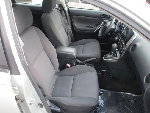2004 Pontiac Vibe Base