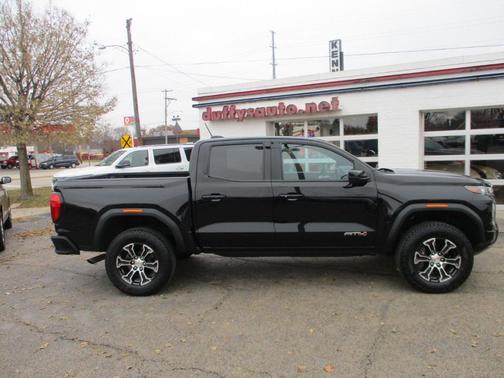 2024 GMC Canyon AT4