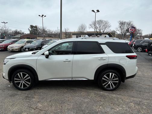 2024 Nissan Pathfinder Platinum 4WD