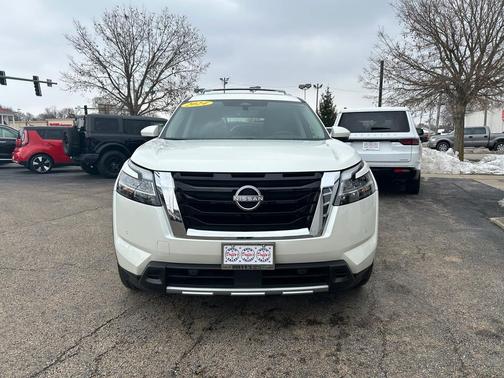 2024 Nissan Pathfinder Platinum 4WD