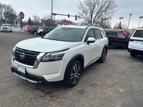 2024 Nissan Pathfinder Platinum 4WD