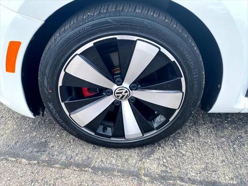 2012 Volkswagen Beetle Base