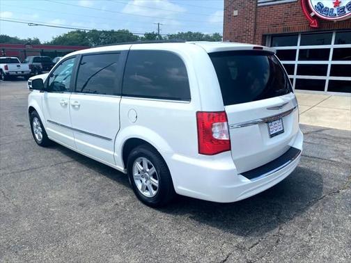 2011 Chrysler Town & Country Touring