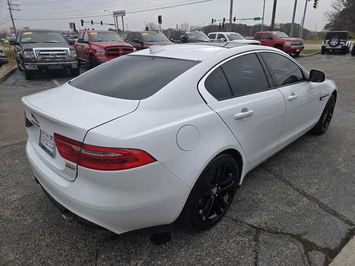 2017 Jaguar XE 35t Premium AWD