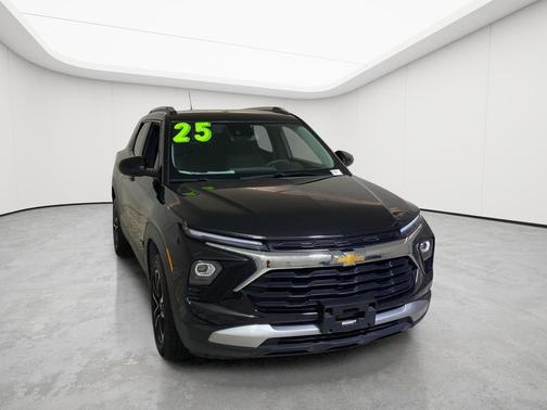 Mosaic Black Metallic 2025 Chevrolet Trailblazer LT