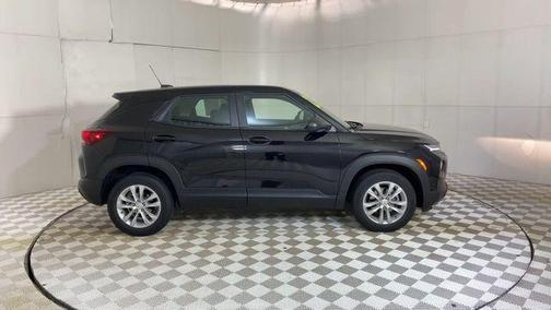 Mosaic Black Metallic 2023 Chevrolet Trailblazer LS