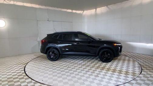 Mosaic Black Metallic 2026 Chevrolet Trax FWD ACTIV