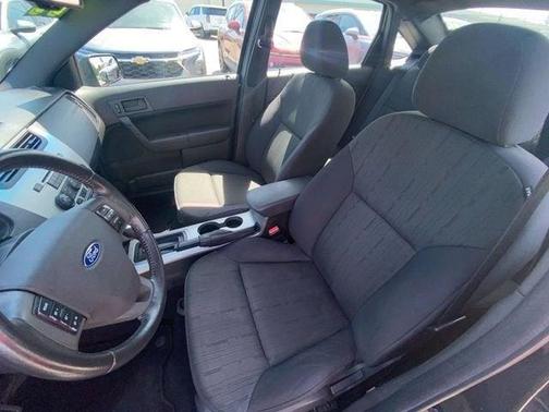 BLACK 2011 Ford Focus SE