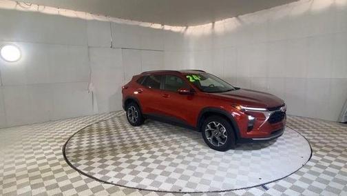Cayenne Orange Metallic 2024 Chevrolet Trax LT