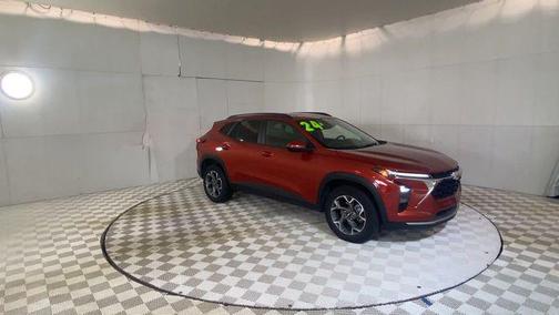 Cayenne Orange Metallic 2024 Chevrolet Trax LT