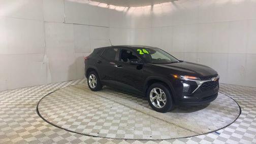 Mosaic Black Metallic 2024 Chevrolet Trax LS