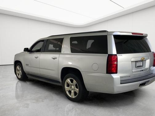 Silver Ice Metallic 2016 Chevrolet Suburban LT