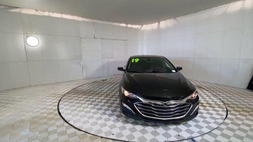 Mosaic Black Metallic 2019 Chevrolet Malibu LT