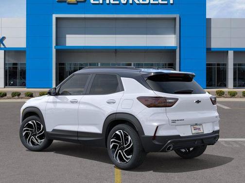 Iridescent Pearl Tricoat 2026 Chevrolet Trailblazer RS