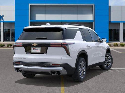 Summit White 2026 Chevrolet Traverse LT