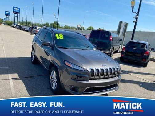 Granite Crystal Metallic Clearcoat 2018 Jeep Cherokee Overland