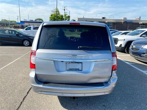 2013 Chrysler Town & Country Touring-L