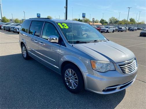 2013 Chrysler Town & Country Touring-L