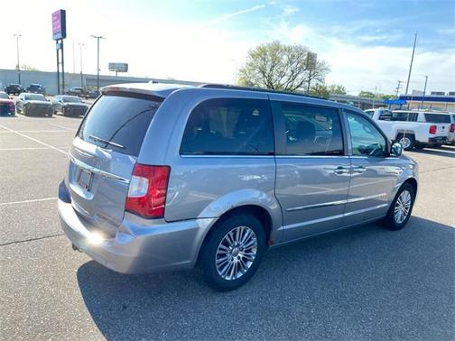 2013 Chrysler Town & Country Touring-L