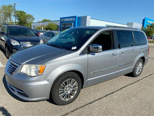 2013 Chrysler Town & Country Touring-L