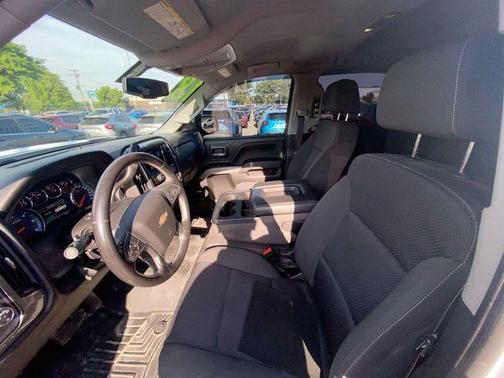 Summit White 2018 Chevrolet Silverado 1500 2LT