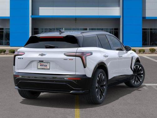 Polar White Tricoat 2026 Chevrolet Blazer EV AWD RS