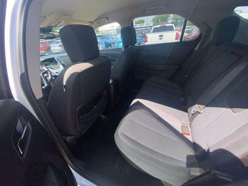 Silver Ice Metallic 2015 Chevrolet Equinox 1LT