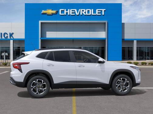 Summit White 2026 Chevrolet Trax LT