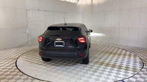 Mosaic Black Metallic 2024 Chevrolet Trax LS