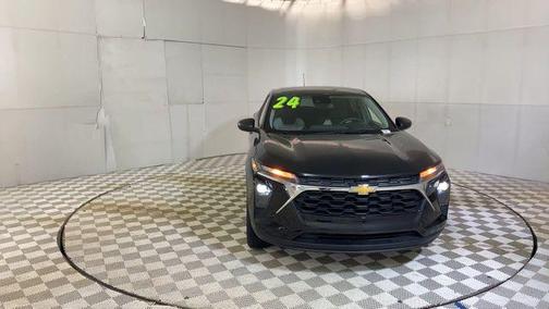 Mosaic Black Metallic 2024 Chevrolet Trax LS