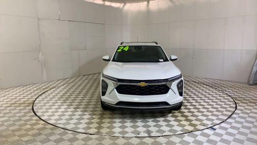 Summit White 2024 Chevrolet Trax LT