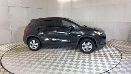 Mosaic Black Metallic 2019 Chevrolet Trax LS