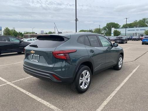 2025 Chevrolet Trax LS