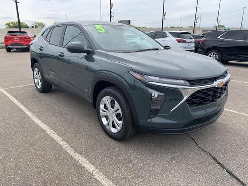 2025 Chevrolet Trax LS