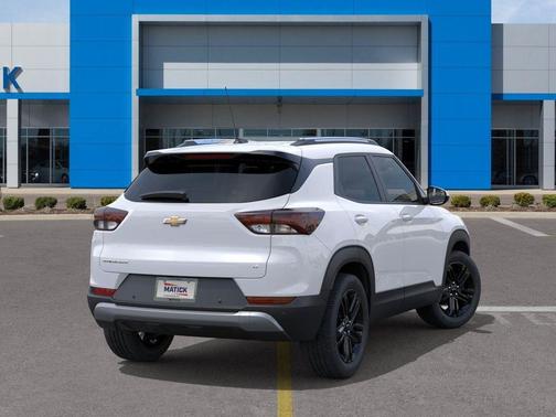 Summit White 2026 Chevrolet Trailblazer LT