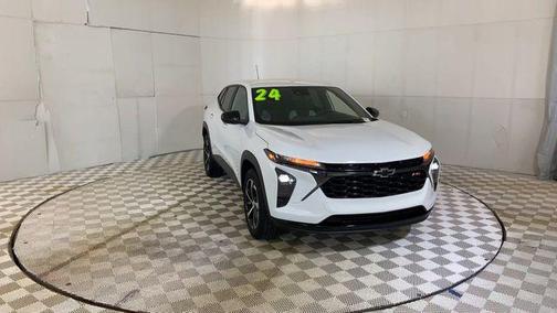 Summit White 2024 Chevrolet Trax FWD 1RS