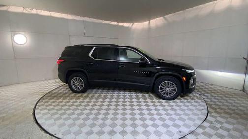 Mosaic Black Metallic 2023 Chevrolet Traverse LT Leather