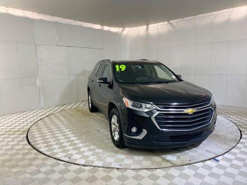 Mosaic Black Metallic 2019 Chevrolet Traverse LT Leather