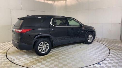 Mosaic Black Metallic 2019 Chevrolet Traverse LT Leather